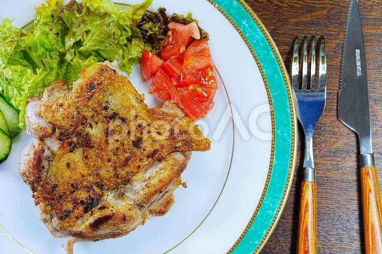 チキンステーキ 食事,食卓,筋肉メシの写真素材