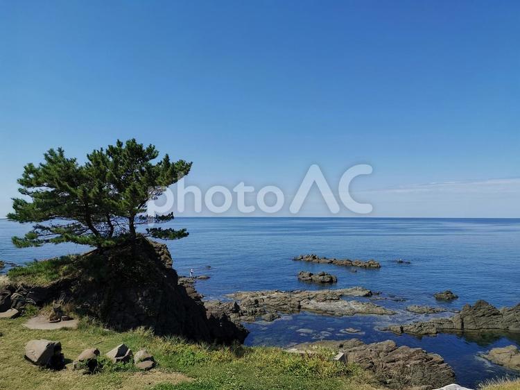 山形　日本海の海岸　 日本海,海岸,岩場の写真素材