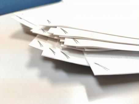 オフィス　紙書類　山積み　印刷したて　 オフィス,書類,資料の写真素材