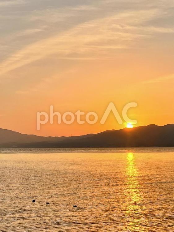 日の出、出たて 海,風景,波の写真素材