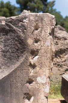 古代ギリシャ文字_2 古代ギリシャ文字_2 オリンピア,ギリシャ,遺跡の写真素材