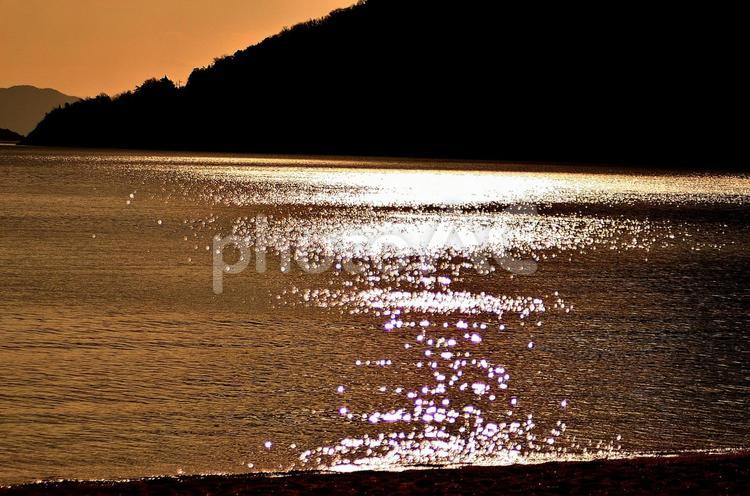 倉橋島で見た夕暮れ ゴールドキラキラ,夕方,風景の写真素材