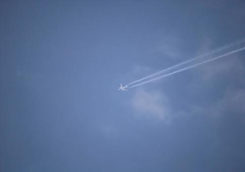 飛行機 風景,自然,景色の写真素材