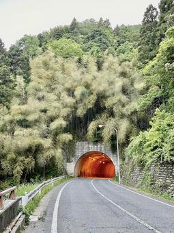 山道の入り口 トンネル,道路,山道の写真素材