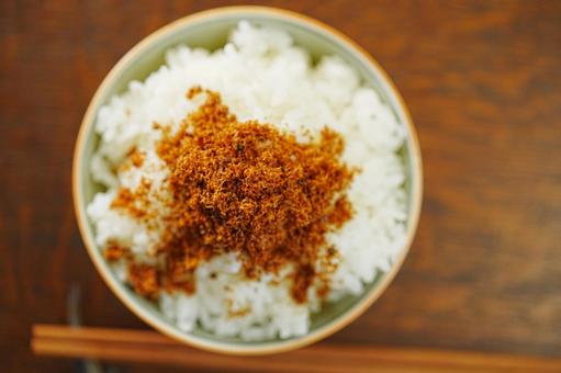 山椒風味の鰹のふりかけご飯 山椒風味の鰹のふりかけご飯の写真