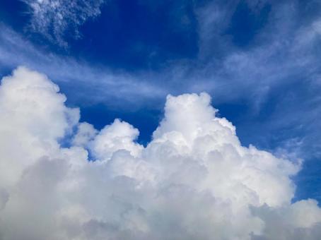 夏の雲と青空 石垣島の空 夏の雲と青空 石垣島の空 雲,青空,入道雲の写真素材