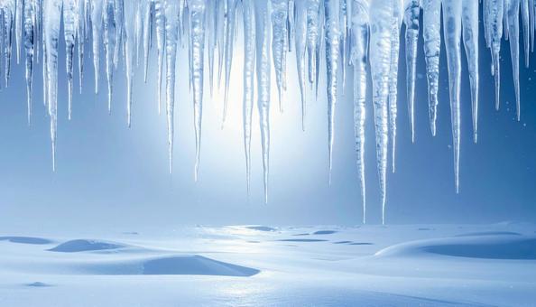 満月と氷のつららの幻想的な風景 満月と氷のつららの幻想的な風景の写真