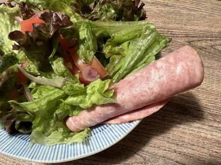 美味しそうなハムとトマトのサラダ 美味しそうなハムとトマトのサラダ ハム,トマト,サラダの写真素材