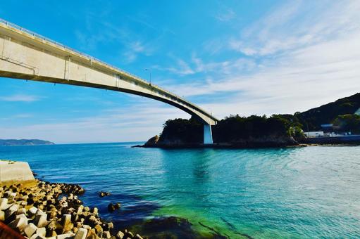 春の上関大橋 上関大橋,春,山口県熊毛郡上関町の写真素材