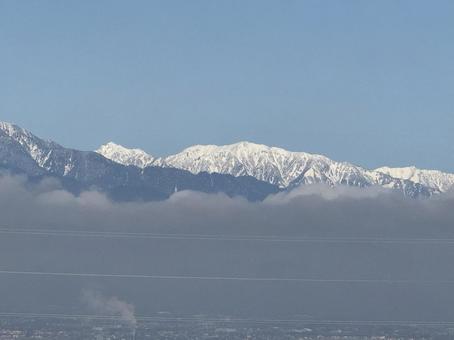東雲の丘から見た蓮華岳 信州,長野県,山の写真素材