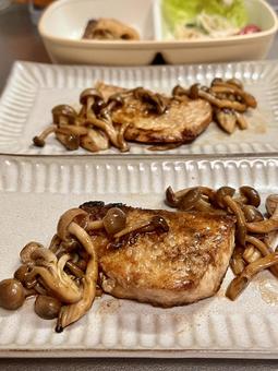 めかじきのバター醤油焼き ご飯,料理,おうちごはんの写真素材