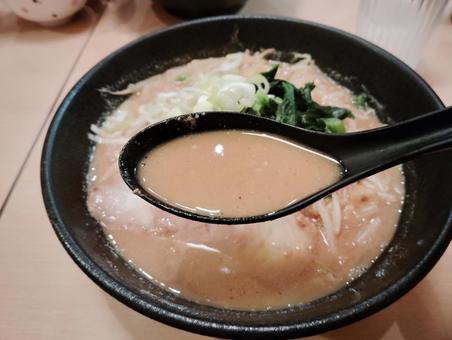 味噌ラーメンのスープ 味噌ラーメンのスープ 味噌ラーメン,ラーメン,麺の写真素材