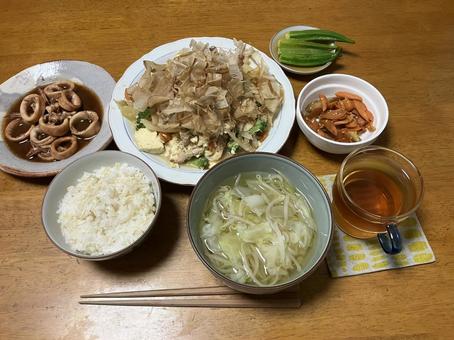 ゴーヤチャンプルー定食 ゴーヤチャンプルー定食 ゴーヤチャンプルー,定食,ご飯の写真素材