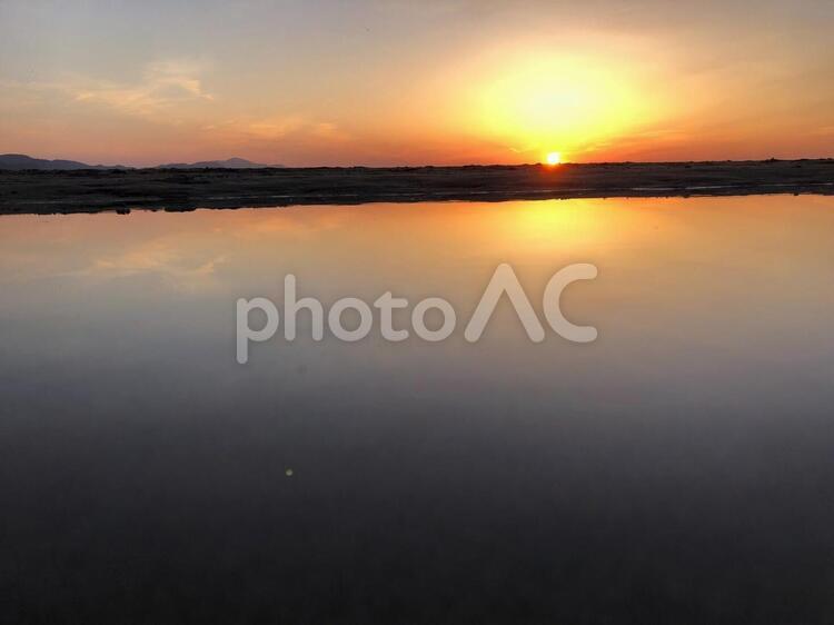 夕日の海 日暮れ,水域,暁の写真素材