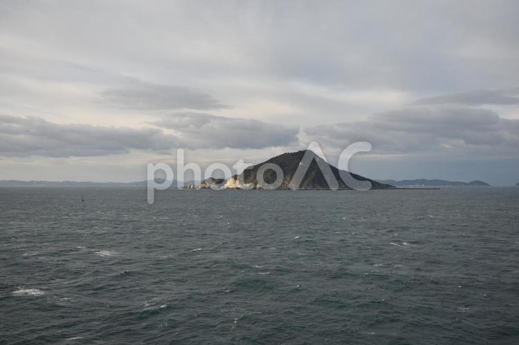 伊勢湾の神島 冬,太平洋,水平線の写真素材