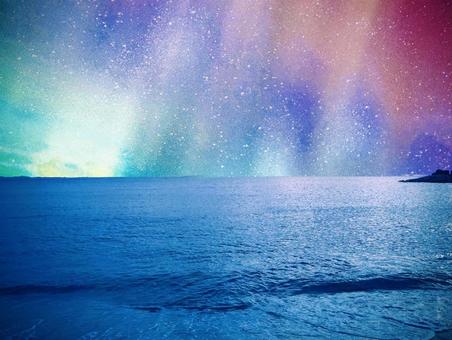 北の海に揺らめくオーロラの写真