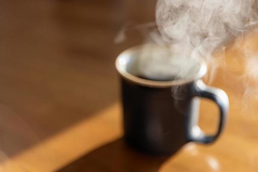 朝の光に浮かぶ湯気｜マグカップぼかし コーヒー,湯気,珈琲の写真素材