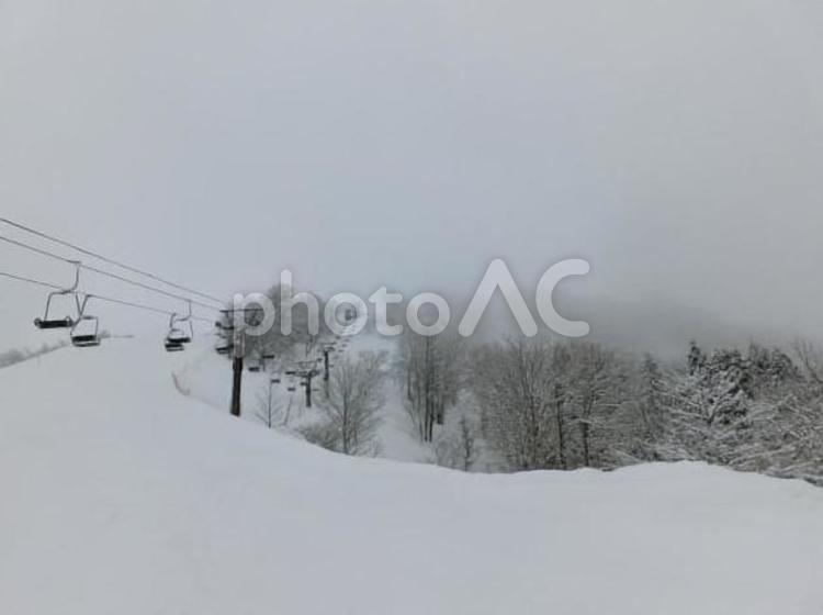 越後湯沢の冬景色 雪,雪山,雪景色の写真素材
