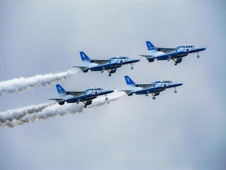 ブルーインパルス ブルーインパルス,入間航空祭,2025の写真素材