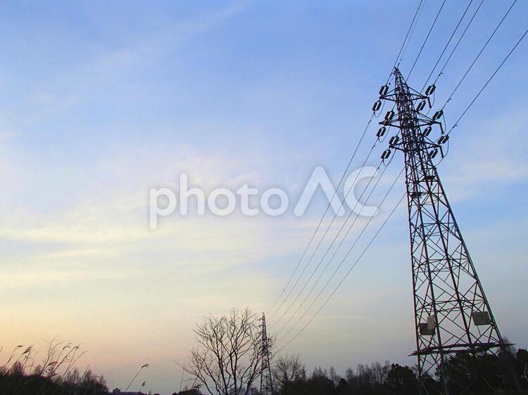 鉄塔がある風景 鉄塔,送電線,電線の写真素材