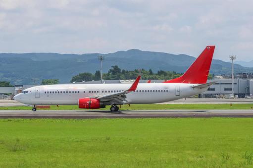 静寂を破る翼 静寂を破る翼 飛行機,航空機,旅客機の写真素材