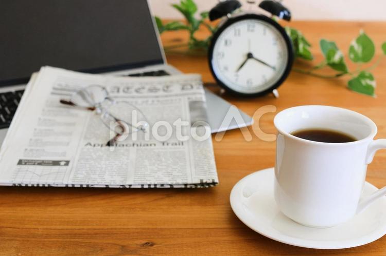 モーニングコーヒー　朝のルーティーン モーニングコーヒー,コーヒータイム,コーヒーブレイクの写真素材