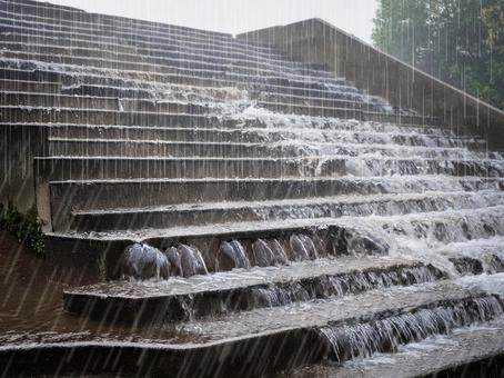 大雨の階段_AS000017の写真