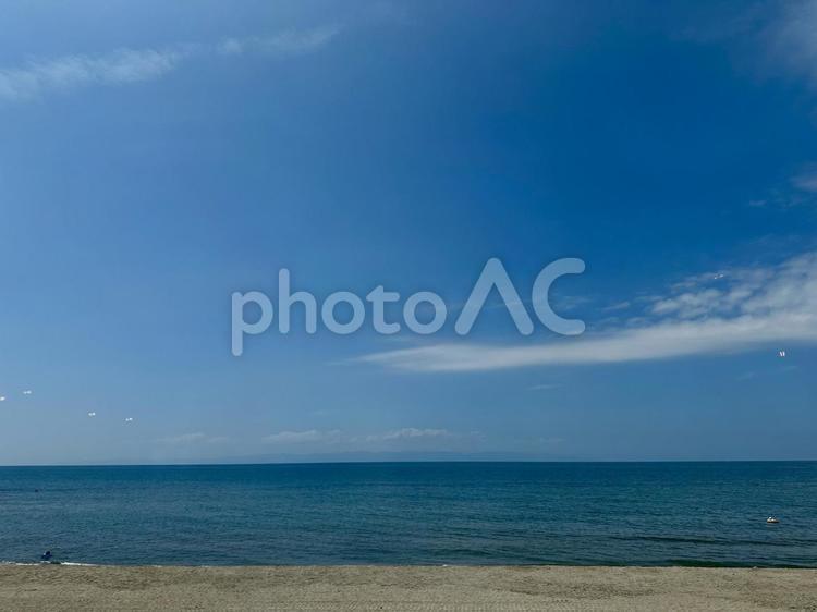 角田浜から見る佐渡島 新潟県,日本海,角田浜の写真素材