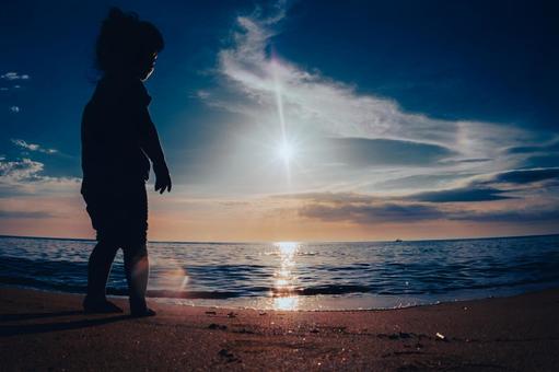 Child looking back, JPG