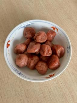 梅干し(1) 梅干し(1) 梅干し,酸っぱい,食べ物の写真素材
