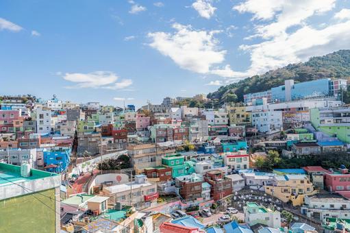 晴れ渡るガムチョンの風景 甘川文化村,韓国,釜山の写真素材
