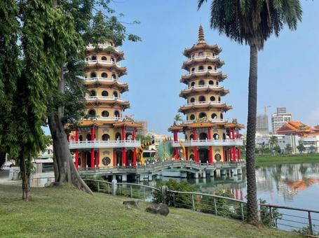 龍虎塔 蓮池潭 高雄市 台湾 厄除け 龍虎塔 蓮池潭 高雄市 台湾 厄除けの写真