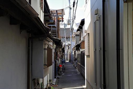 昭和の雰囲気を残す町角 昭和の雰囲気を残す町角 町角,路地,隘路の写真素材