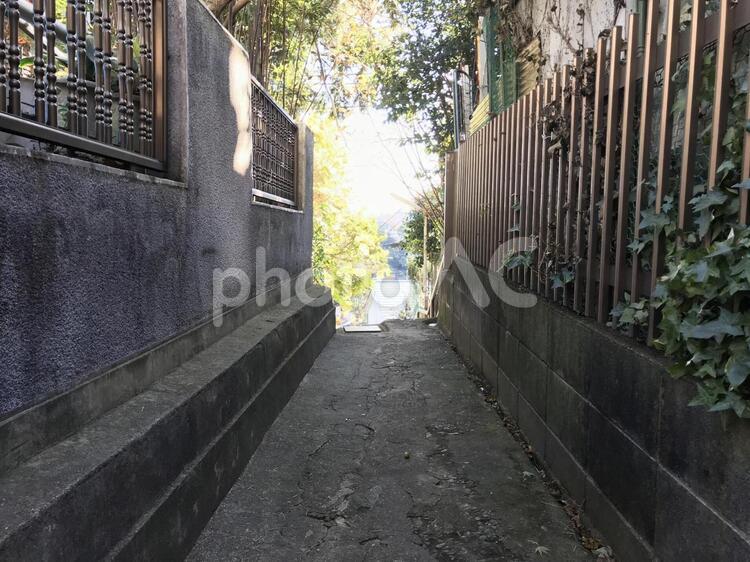 下町情緒ある日本の民家道 下町情緒,下町,日本の写真素材