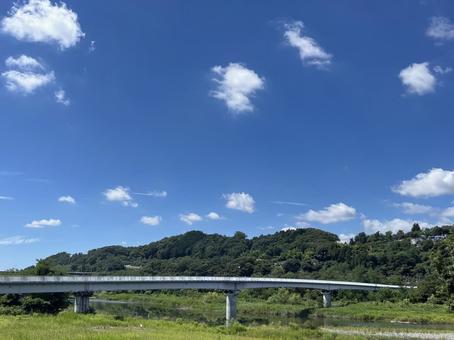 Photo, pedestrian overpass, bridge, blue sky, 
