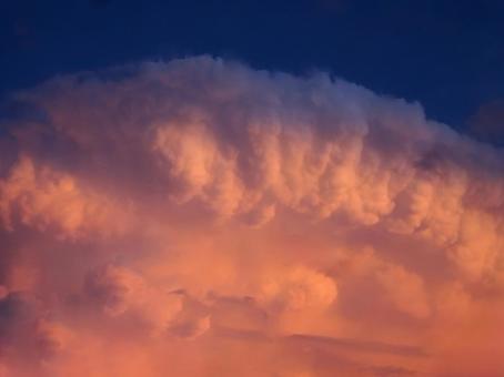 燃えるような空 燃えるような空の写真