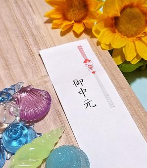 御中元 ひまわりと貝殻① 御中元 ひまわりと貝殻①の写真
