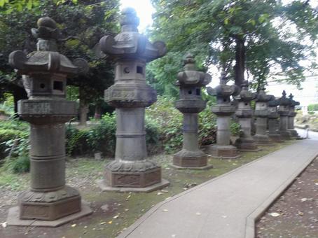 石灯籠の道の写真