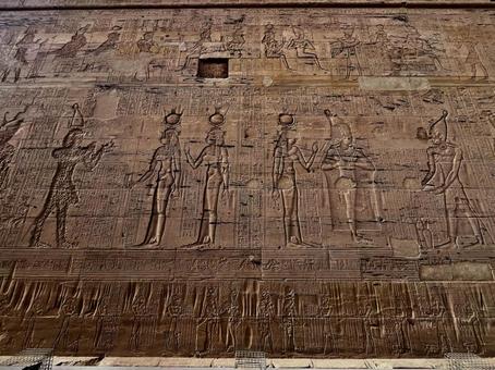 イシス神殿の壁画 イシス神殿の壁画 イシス神殿,外国,景色の写真素材