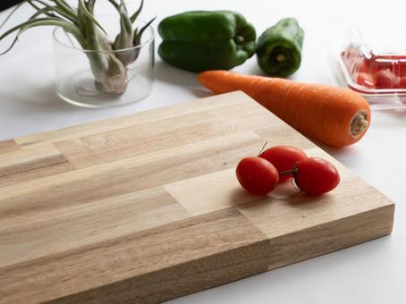 カットボードと野菜 カットボード,キッチン,ミニトマトの写真素材