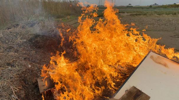 燃える炎 火事　焼却　テクスチャー 燃える,焚き火,火の写真素材