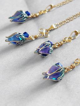 お花のアクセサリーの写真