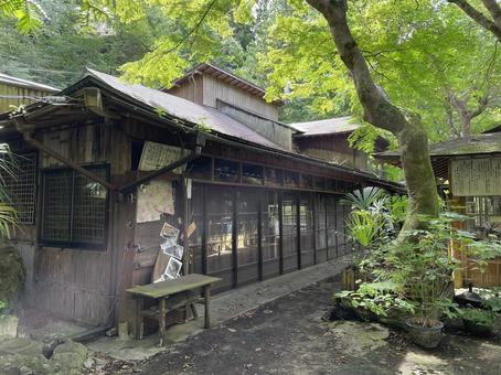 廃屋 廃屋 廃屋,屋根,木材の写真素材