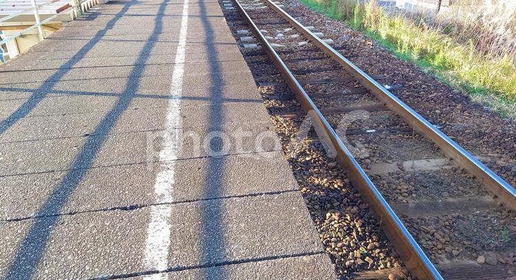 線路とホーム 線路,電車,駅の写真素材