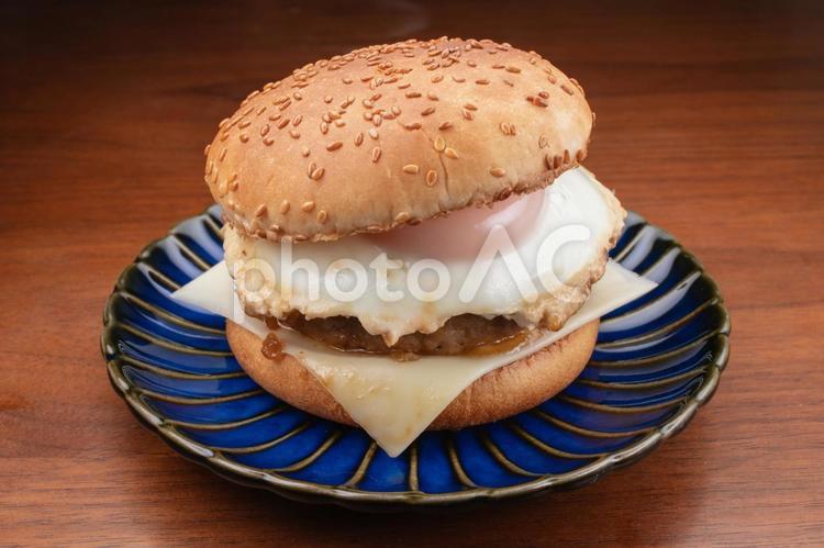 エッグチーズハンバーガー　高級　俯瞰 ハンバーガー,バーガー,レストランの写真素材