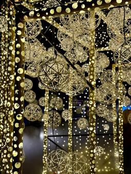 浅草駅屋上　竹あかりで作った光のトンネル 光,トンネル,ミストの写真素材