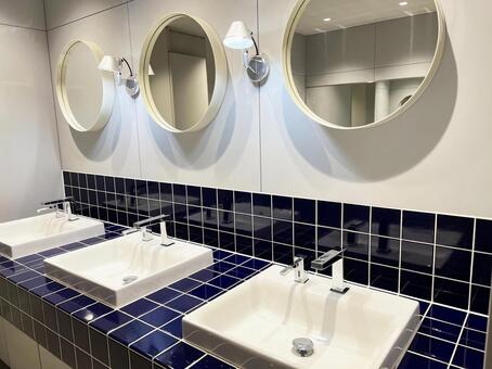 おしゃれで綺麗なトイレの洗面所 おしゃれ,トイレ,洗面所の写真素材