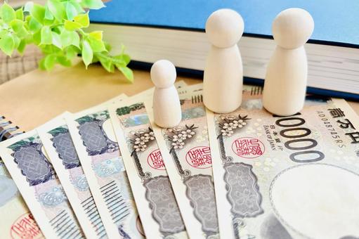 家族と教育にかかる費用のイメージ 家族と教育にかかる費用のイメージ 教育費,養育費,教育の写真素材