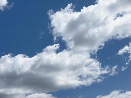 美しい青空ともくもく雲 美しい青空ともくもく雲の写真