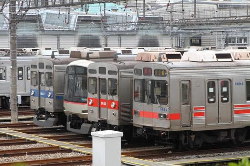 Tokyu Corporation, trains lined up at Nagatsuta Depot, JPG